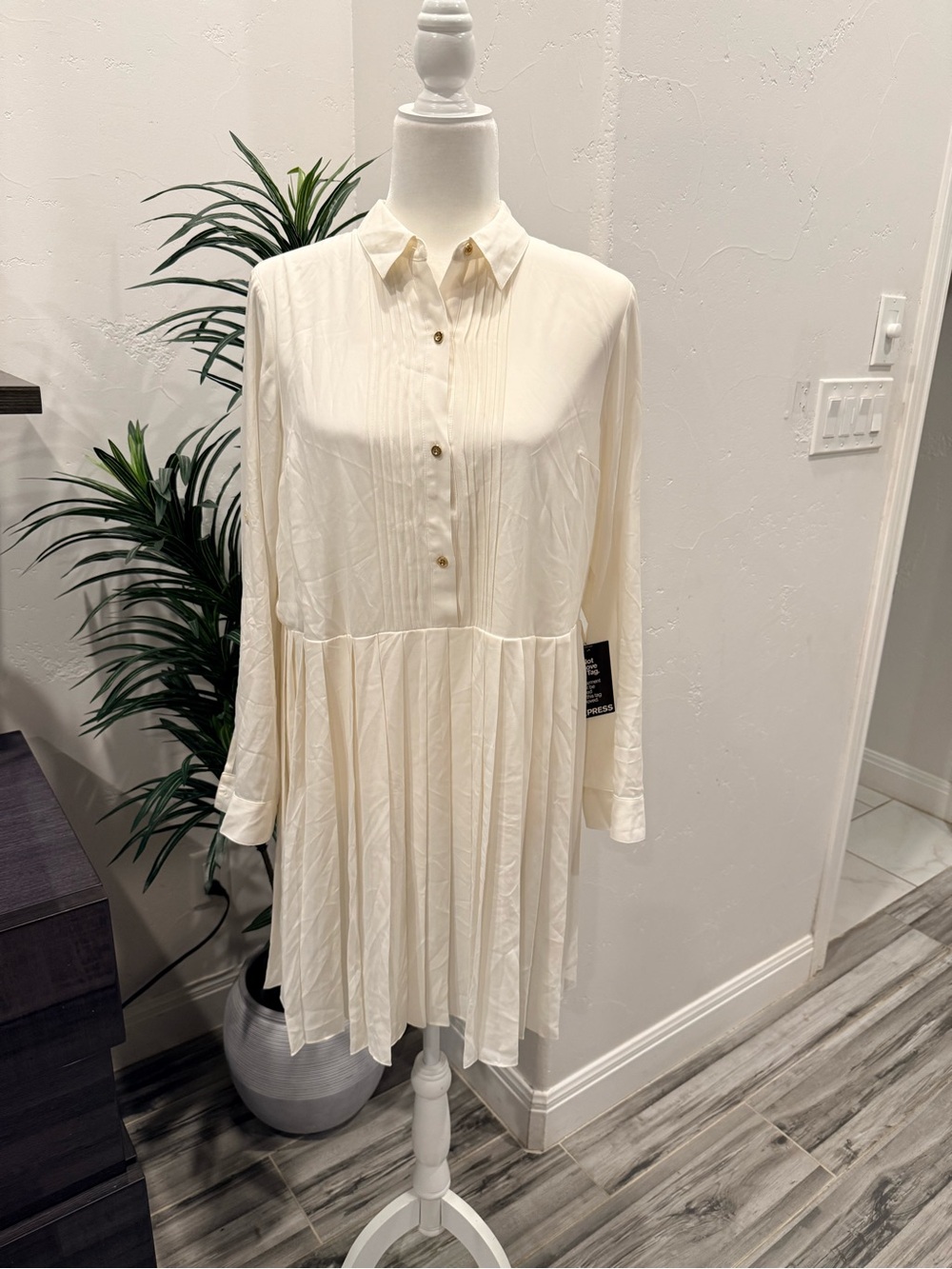 Express Cream Long-Sleeve Button-Front Pleated Dress
